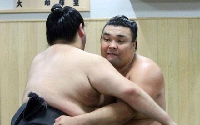 霧島、師匠から「巻き替え」の極意学ぶ　音羽山親方の得意技を特訓「いつか出来るように」…前日は東京Ｄで井上尚弥ー中谷潤人戦を観戦