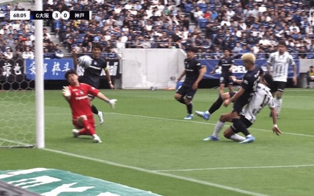 「怖くないのか…？」ガンバ18歳GKの“顔面ブロック”に騒然！「本能が勝った」荒木琉偉を見守る先輩は「お父さんみたい笑」