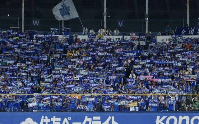 「行ってたんか」敵地に“勝利の女神”降臨　ガチ勢美女が見守った初勝利「横浜愛がすごすぎ」