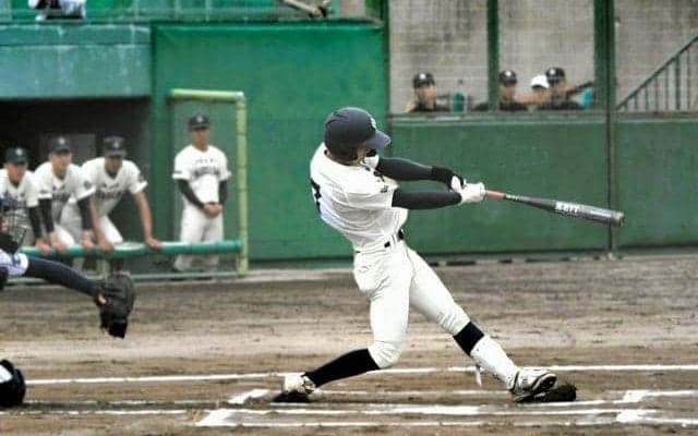 石見智翠館が8年ぶりV　先頭打者本塁打で勢い　島根県高校春季野球