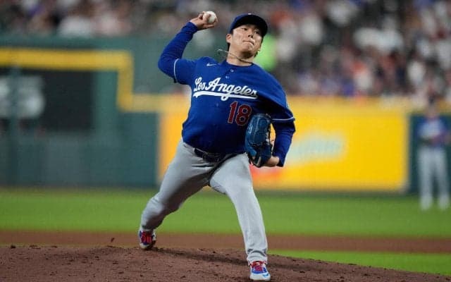 ドジャース山本由伸、６回３失点で３勝目の権利得て降板　ロバーツ監督とベンチで握手