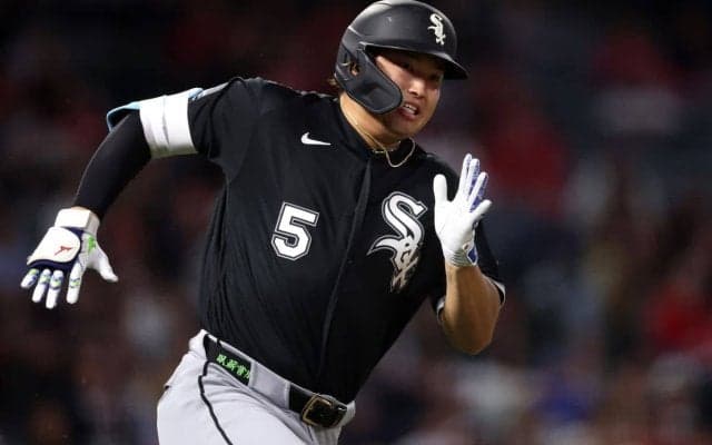 「今になってメジャー初の二塁打打ってるのめちゃくちゃ笑う」村上宗隆、14号2ラン&メジャー初二塁打&中前打で「3安打猛打賞」　長打が連続して本塁打となった最長記録は「14」でストップ