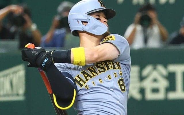 佐藤輝明、リーグ単独トップの9号　虎の4番が意地の一発…3戦ぶりの特大弾で「セ3冠」