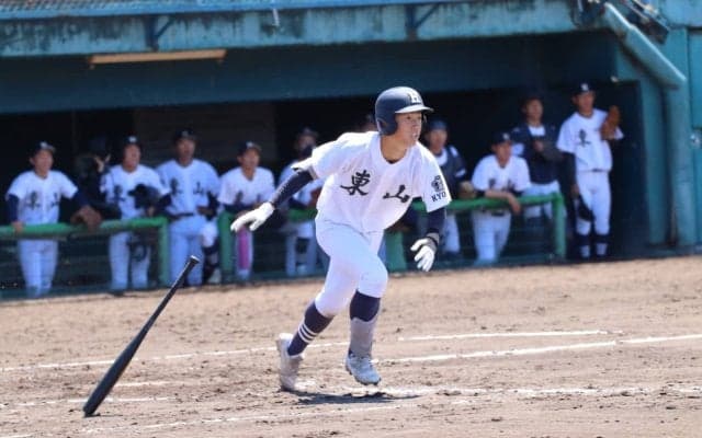 東山が盤石の試合運びで2年連続の4強！1番打者が俊足生かして2本の適時内野安打【京都】