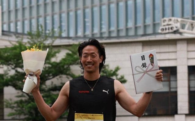 【陸上】赤坂ビル群で「ストリートボウタカ」優勝の山本聖途「人間が空を飛べる夢」ファンに披露