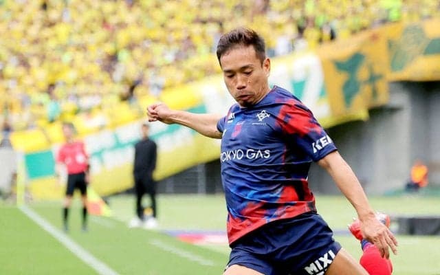 ＦＣ東京のＤＦ長友佑都が９試合ぶりに戦列復帰　日本人初の５大会連続Ｗ杯代表入りへ向けて５３日ぶりのピッチで好クロスも披露「根拠はなかったけど自信はあった」