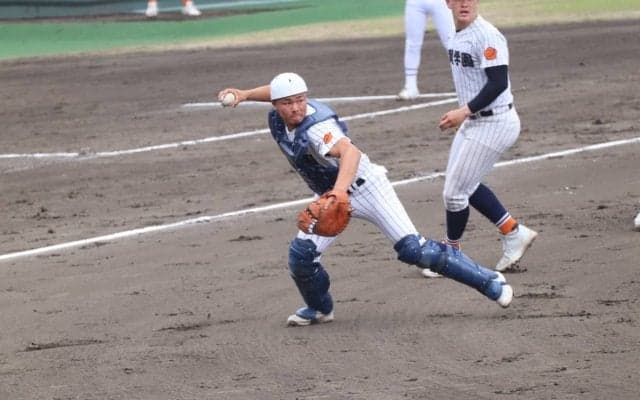 滋賀学園が史上初の春季大会3連覇！捕手復帰の強打者が3打点の大活躍【滋賀】