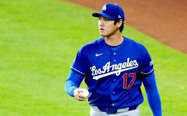 「スパイは誰だ」大谷翔平を撮影する人物　敵地で米記者がまさかの行動…異例の光景