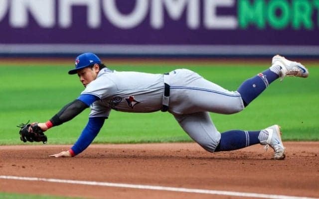 岡本和真の“超美技”で…評価されるもう1つの能力　米解説が絶賛「ビューティフル！」
