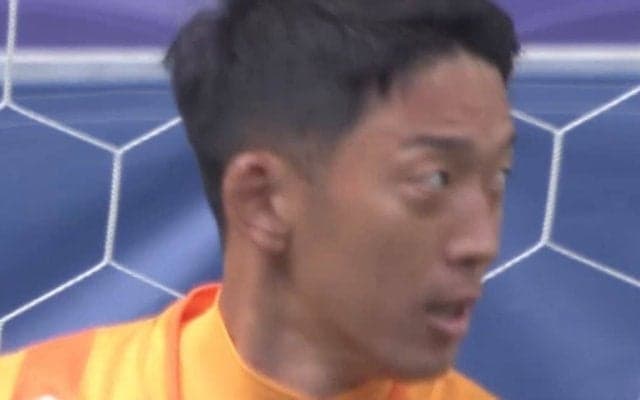 「変態や！」「W杯に選ぶしかない」元日本代表GK“超反応”で圧巻の神セーブ連発にSNS騒然「どこに打てば入るんですか？」