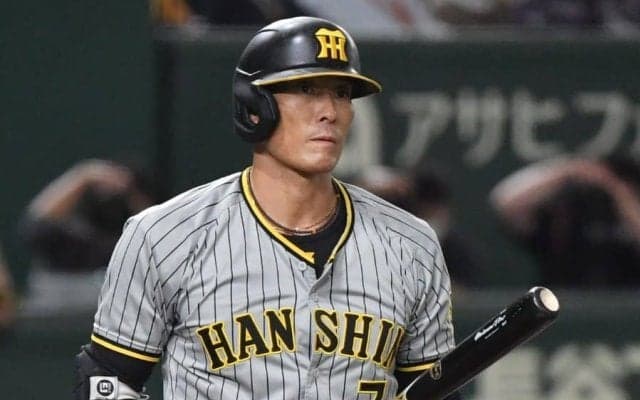 阪神OBが「現役選手以上の体格」　甲子園降臨の44歳…ユニ姿に驚愕「代打で復帰して」
