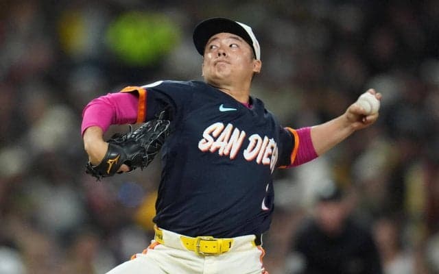 パドレス松井裕樹が今季初登板　１死満塁から走者２人かえすも２回2／3を無失点