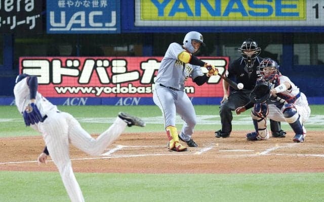 【阪神】嶋村麟士朗がプロ初本塁打　152キロ外角直球をフルスイング　左翼へ豪快に運ぶ
