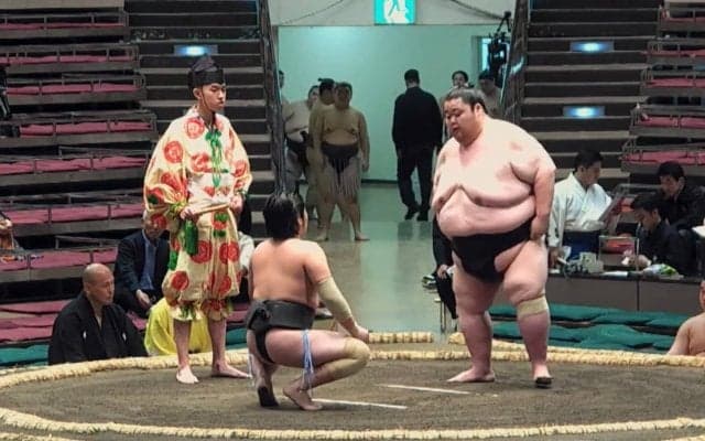 15歳小兵力士、“142キロ差”に衝撃白星 224キロ巨漢を“妙技”で撃破 「マンガみたい」「小さな巨人」ファン驚き