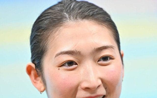 【競泳】池江璃花子「焼けたくないと言いながら日焼け止めを塗らずに焼けた」後輩と“対比”公開