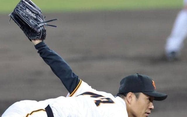 巨人・則本まさか降板直後に移籍後初＆３８１日ぶり勝利消滅　八回に大勢が同点ソロ被弾　７回無失点の好投実らずも大勢を出迎えて肩たたく