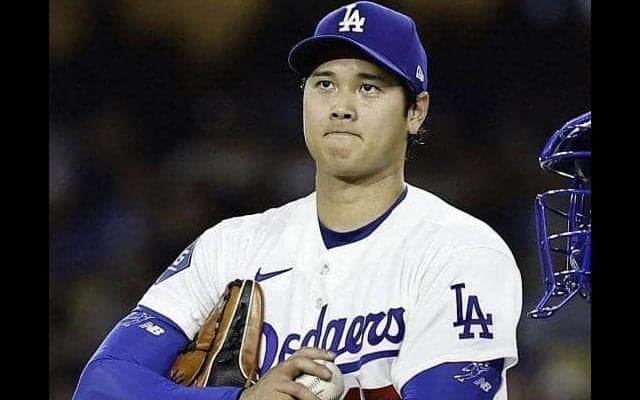 大谷翔平がまさかのボーク判定　走者一塁でワインドアップに→二塁送球でボーク判定　ピンチ脱出で走者・アラエズ＆大谷も苦笑い　四回に圧巻３連続Ｋ