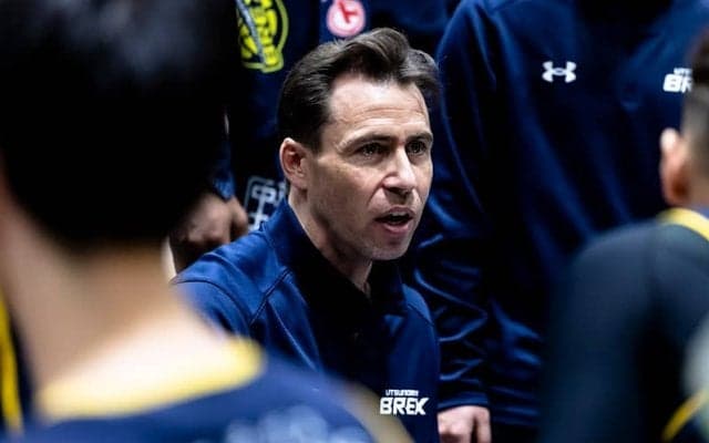 宇都宮ブレックスがジーコ・コロネルHCの退団を発表…BリーグやEASL優勝に導いた指揮官が退任