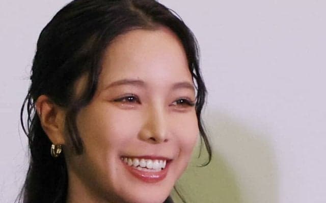 【ジャンプ】高梨沙羅、貴重な白のミニスカ姿「美脚！！」トップアスリートの締まった脚