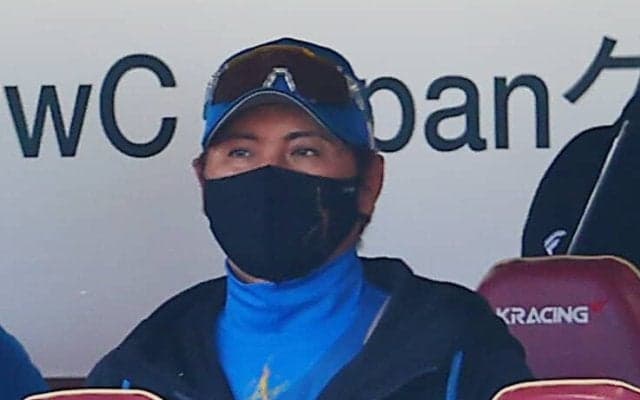 【日本ハム】新庄監督、球場でヘラクレスオオカブトに遭遇…「岸田監督からのプレゼントかと」の声