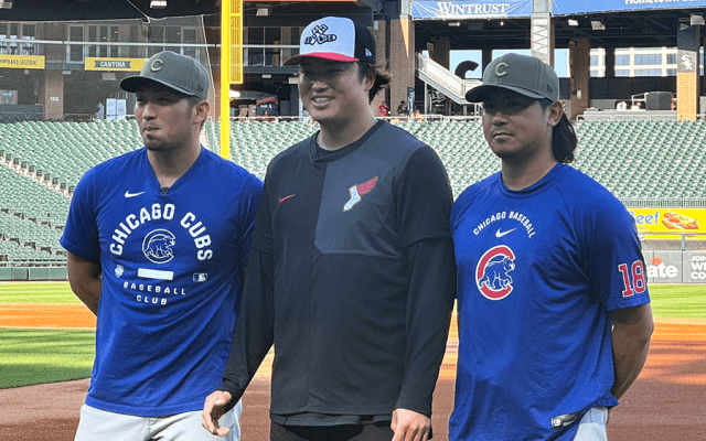 村上宗隆、誠也＆今永と再会　シカゴ対決前に談笑…野球談義、記念写真も