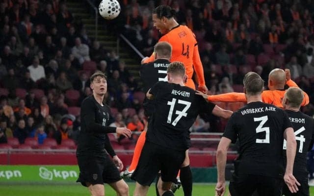 【W杯初戦・オランダ分析】世界7位の現在地(6) 日本に立ちはだかる｢高さの暴力｣！ 平均190cm超、恐怖のセットプレー対策
