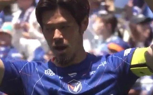 「これは漢」長崎MF山口蛍、華麗な右足ボレーで古巣神戸に“恩返し弾”「喜んでもいい」「リスペクトが伝わる」ノーセレブレーション＆「ごめんね」ポーズにファン反応