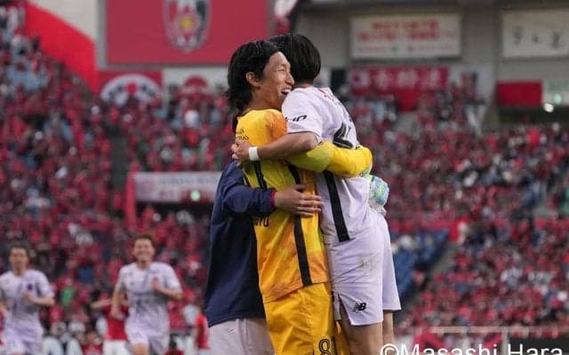 13人目で決着！FC東京がスコアレスもPK戦の末に執念で勝点2を掴み取る！試合後、西川周作が長友佑都を激励！