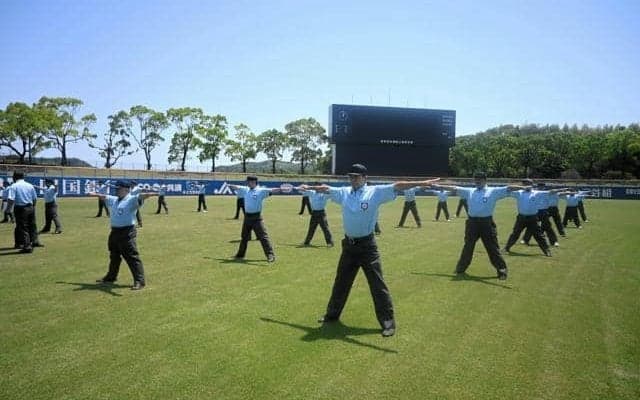 四国地区高野連が高知で審判講習会　審判員が基本動作など学ぶ