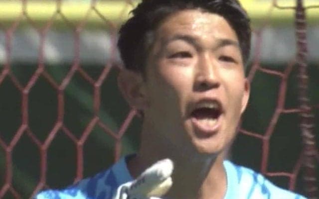 「ワールドクラス！」日本代表GK・早川友基、至近距離でのディフレクションに“超反応”「よく止めたな」「理不尽」驚異のビッグセーブにファン感嘆