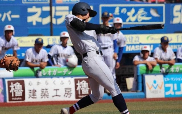 横浜・田島の公式戦初本塁打が値千金同点弾！逆転勝利呼び込む【春季関東大会】