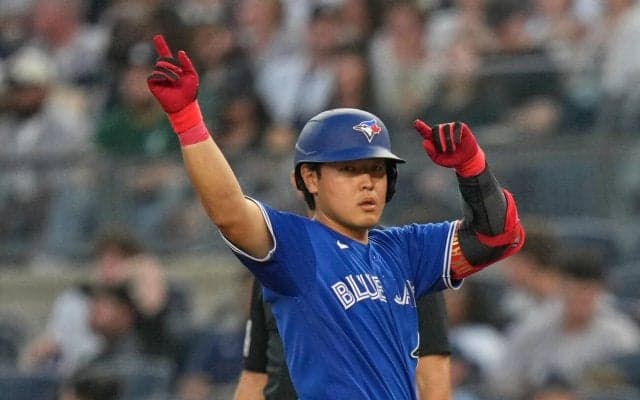 岡本和真、初のヤンキースタジアムで１安打　ブルージェイズは競り負ける