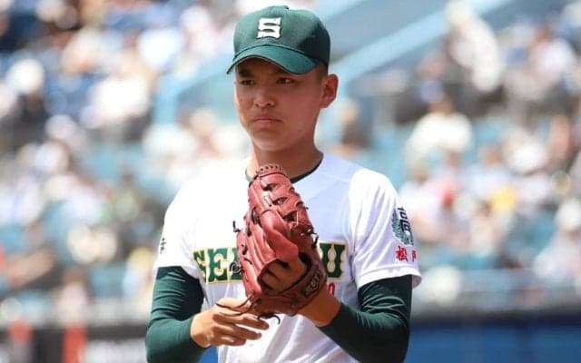 専大松戸vs山梨学院の一戦は5回まで終わって専大松戸が4対2でリード！専大松戸のエースの粘投が光る【関東大会】