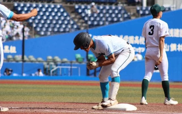 山梨学院が11対10と専大松戸との壮絶な打撃戦を制して2年連続ベスト4！合計26安打が飛び出す熱戦に【関東大会】