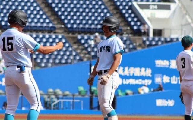 山梨学院が6点差を逆転！7回表に8点を入れて10対8とリード【関東大会】