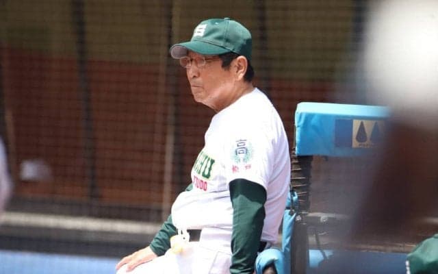 専大松戸は10対11で山梨学院に惜敗…名将は「夏までの課題は投手陣の再生と育成」と前を見据える【関東大会】