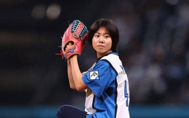 「圧巻のパフォーマンスからのナイスピッチング」話題の１６歳天才女子ドラマーがエスコン降臨で反響　見事なノーバン投球も披露「びっくり」「もう高校生なんだね」