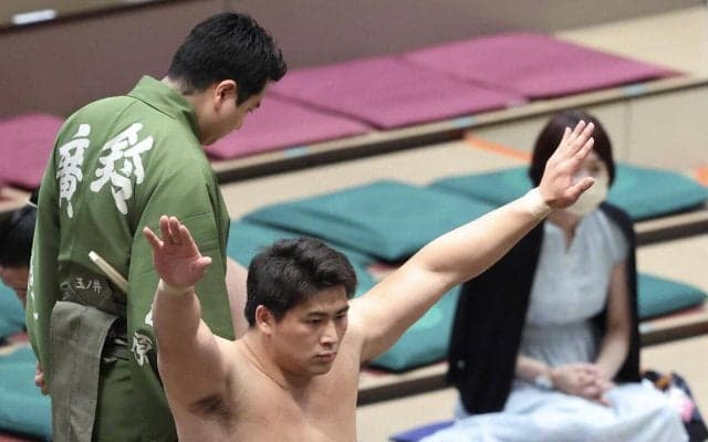 大森、旭富士に敗れてプロ初黒星「相手が強かったので、楽しかった　これから勝てるように」