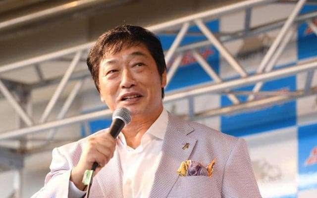 “絶対王者”小橋健太さん、沖縄で白タクならぬ意外なタクシーに遭遇「見たことありますか？」