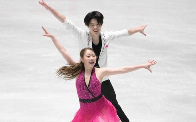 「さっすが、りかしん」紀平梨花、氷上で“倒立”する動画にファン注目　驚きと歓喜の声が続々「さすがの身体能力」