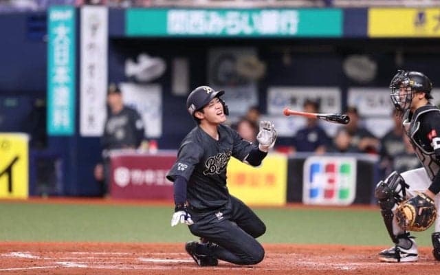 オリ・太田椋にアクシデント　死球でその場に倒れ…トレーナーに担がれベンチ、場内悲鳴