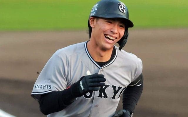 「彼には華があるよな」球界OBが着目した巨人22歳内野手のポテンシャル　育成→支配下、先頭打者アーチも話題「何か、持っている」