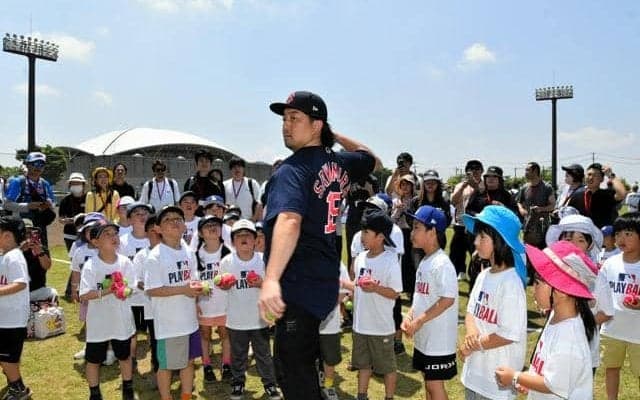 MLB主催子ども野球イベントに元メジャー沢村さん、マック鈴木さん