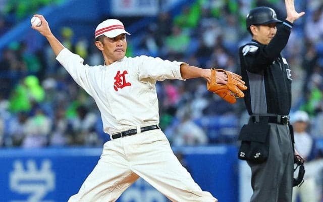 【ヤクルト】「奇跡のバックホーム」松山商優勝貢献の矢野勝嗣さん始球式「松山DAY」