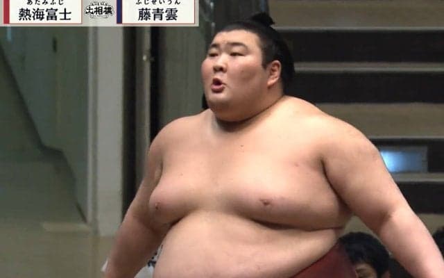 「あれ、塩がない…？」熱海富士、立ち合い直前に“うっかり”珍事 まいたはずの塩が…思わず手元を二度見