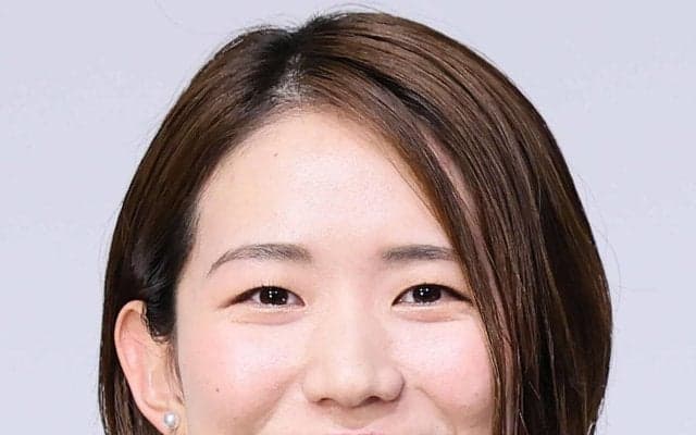 【バレー】古賀紗理那さん、夫西田有志との大げんか報告も誕生日ケーキ持って幸せ２ショット披露