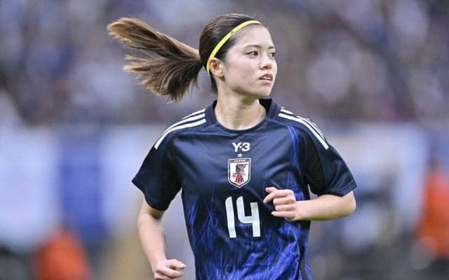 ｢唯ちゃん似合いすぎじゃね｣長谷川唯のマンC空色グラデーションの新ユニ着用“スマイルショット”に反響！｢新ユニめっちゃ似合ってる｣
