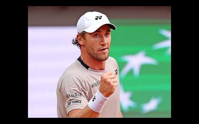 元世界1位と並ぶ勝利数で4強 