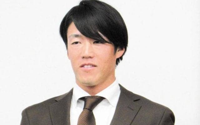 「何してんねんｗ」東京Ｄにまさかの人物！昨年まで巨人在籍のＯＢが球場周辺インタビューに一般人で登場「和んだ」「バカおもろい笑」巨人-阪神中継で
