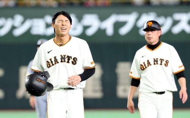 【巨人】平山功太にアクシデント　二塁打後、左太もも裏を押さえ代走送られる